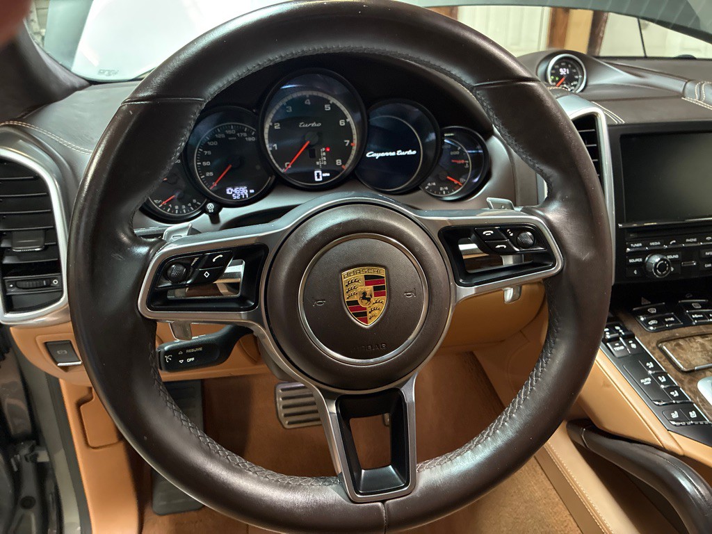 2016 Porsche Cayenne Image 21