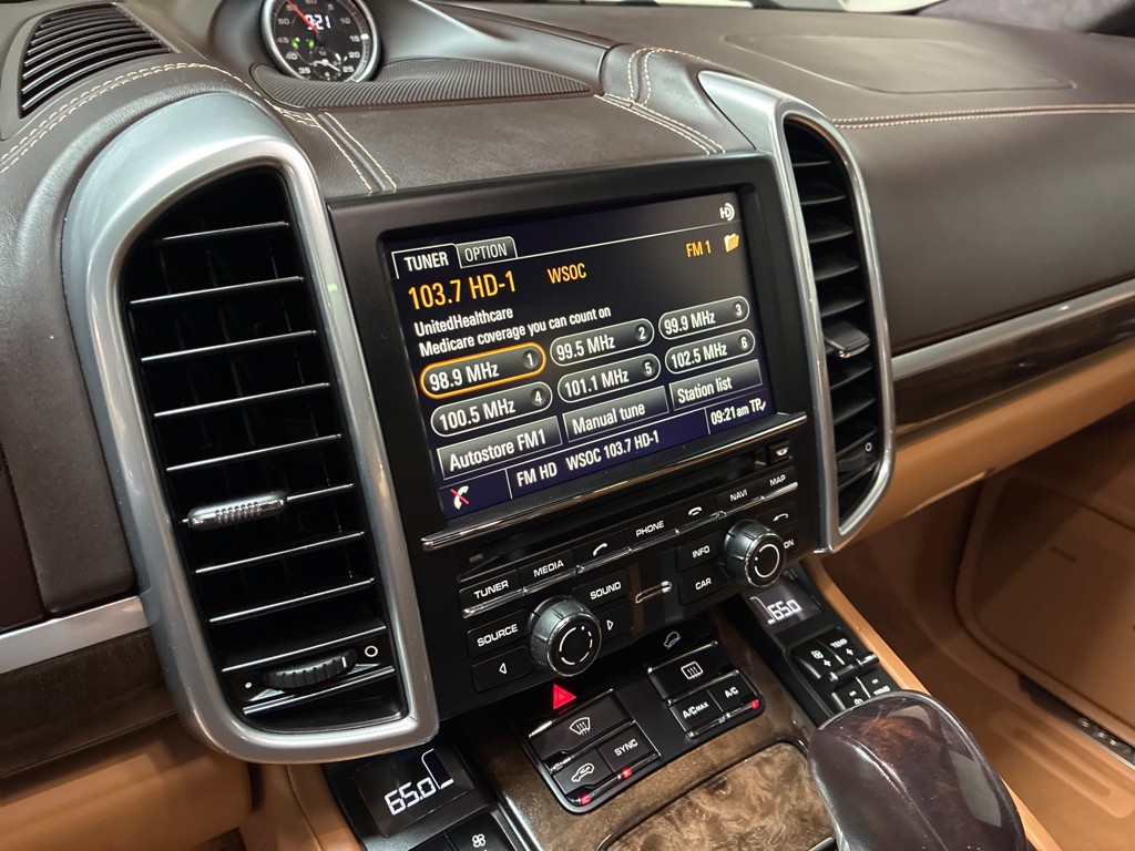 2016 Porsche Cayenne Image 22