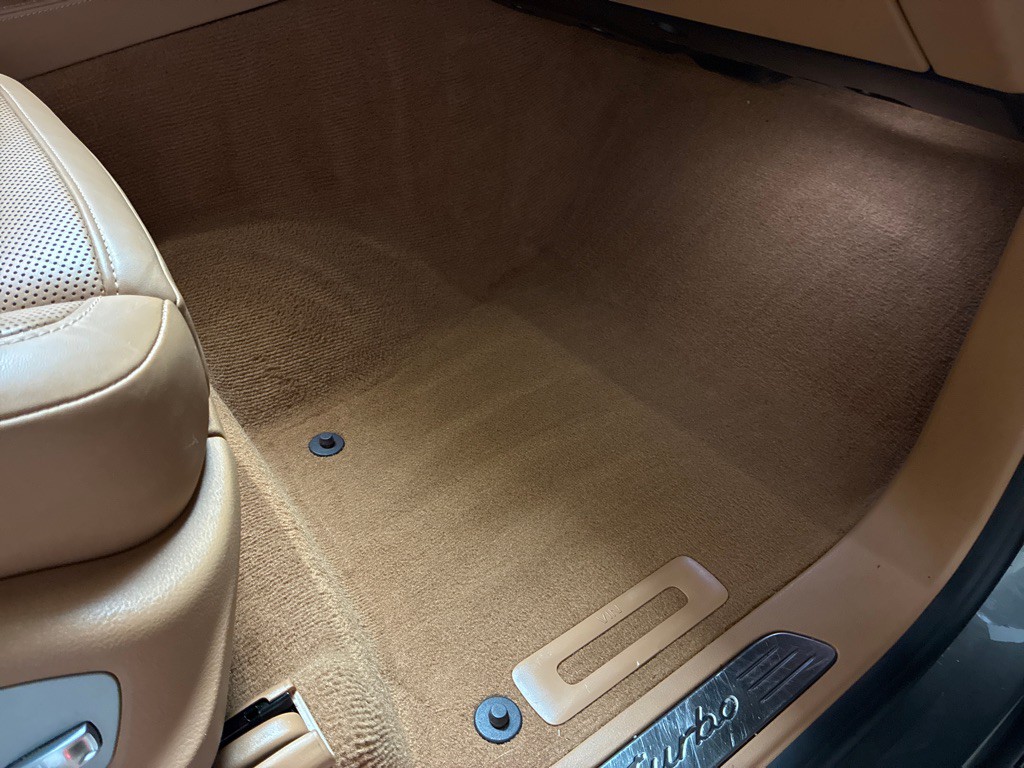 2016 Porsche Cayenne Image 39