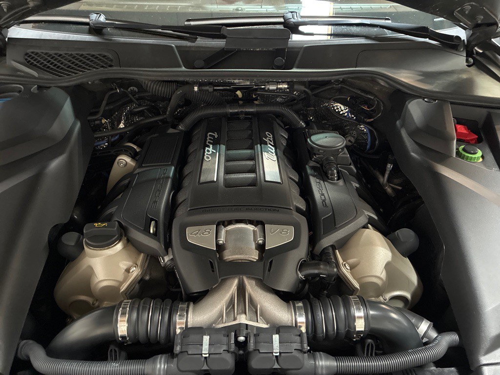 2016 Porsche Cayenne Image 42