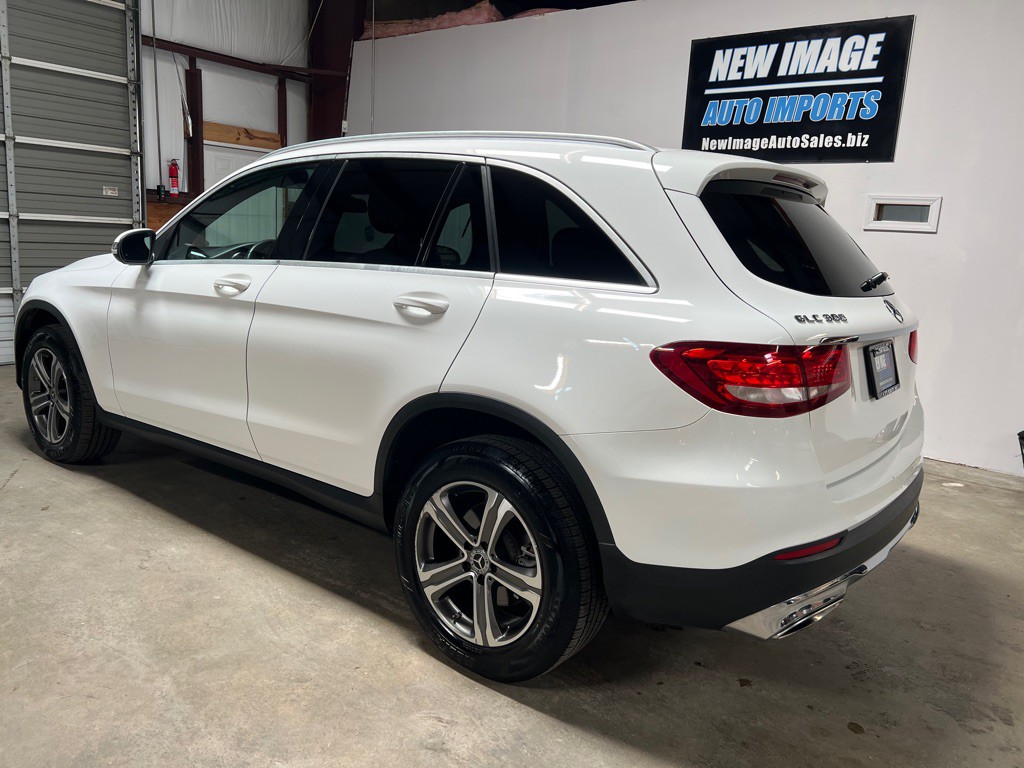 2018 Mercedes-Benz GLC-Class Image 8