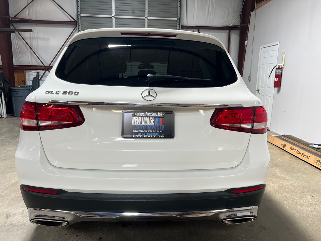 2018 Mercedes-Benz GLC-Class Image 10