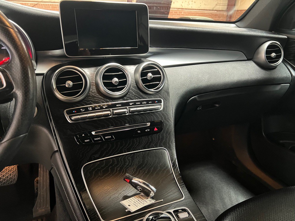 2018 Mercedes-Benz GLC-Class Image 23