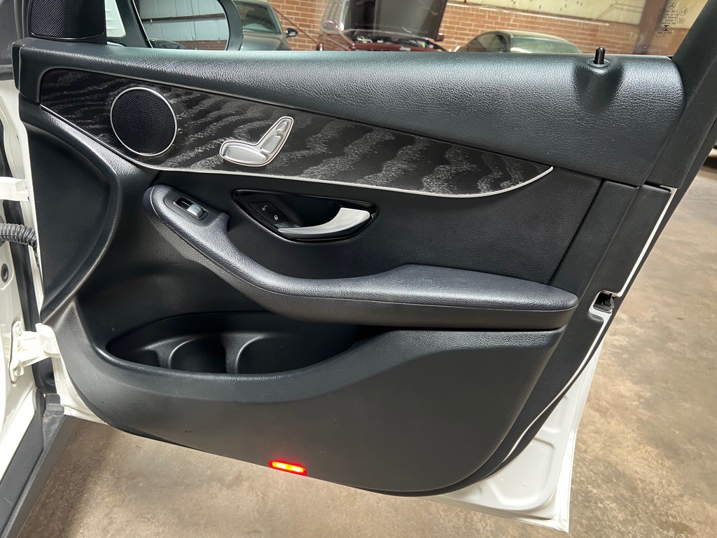 2018 Mercedes-Benz GLC-Class Image 27