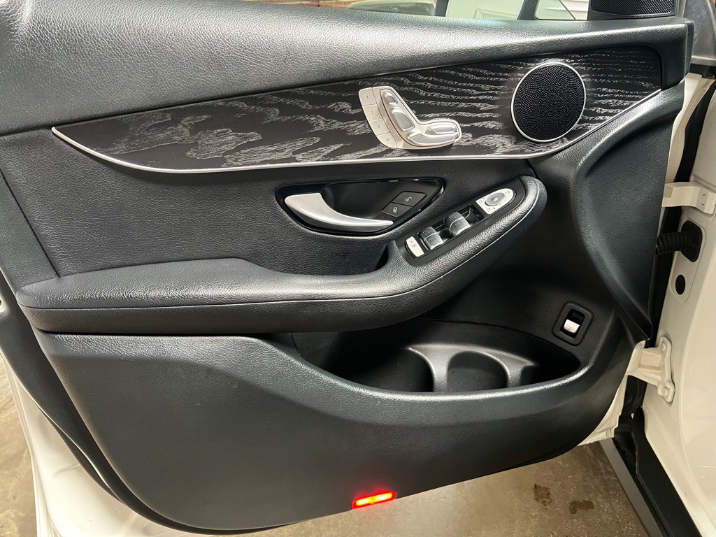 2018 Mercedes-Benz GLC-Class Image 29