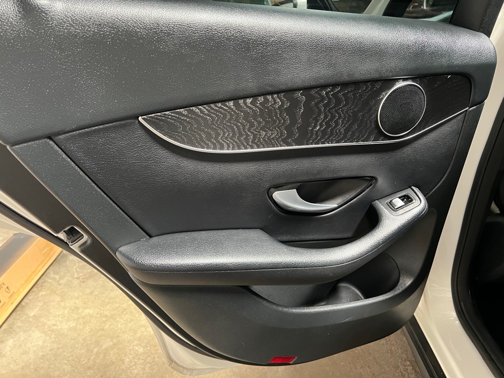 2018 Mercedes-Benz GLC-Class Image 30