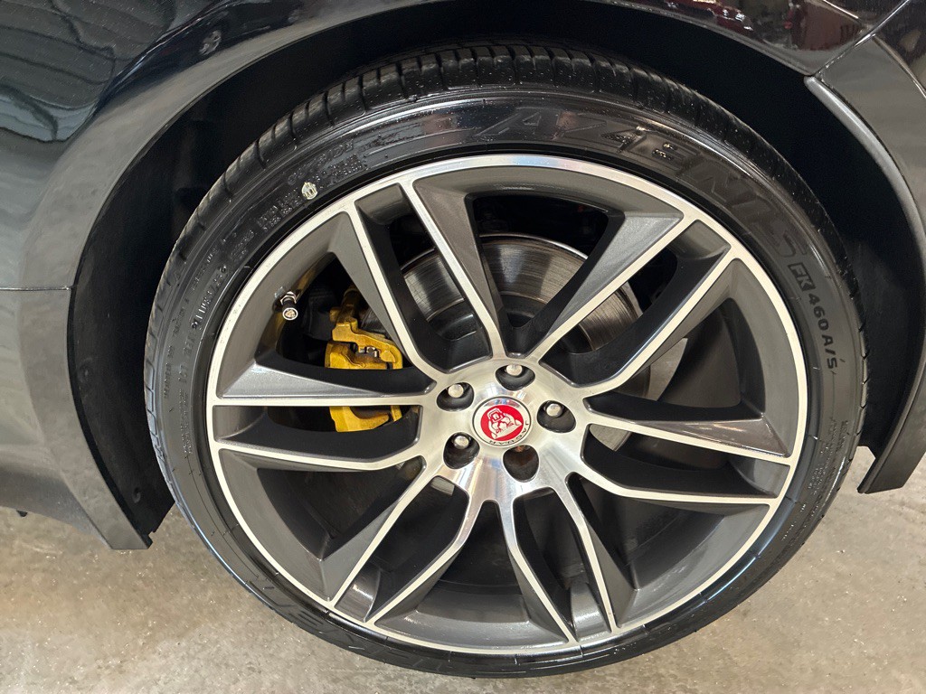 2020 Jaguar F-TYPE Image 15