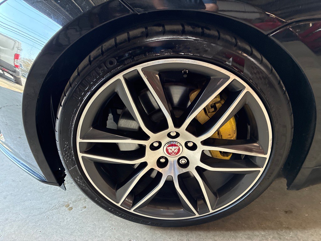 2020 Jaguar F-TYPE Image 16