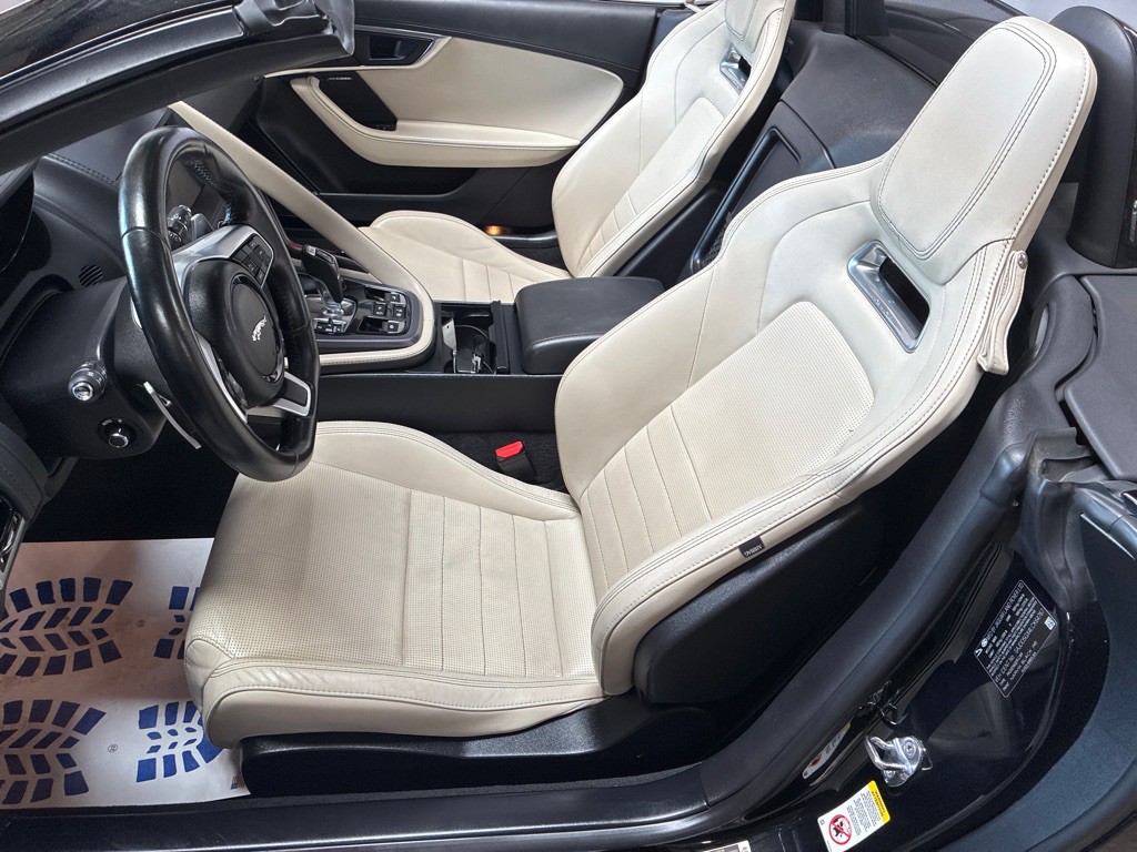 2020 Jaguar F-TYPE Image 20