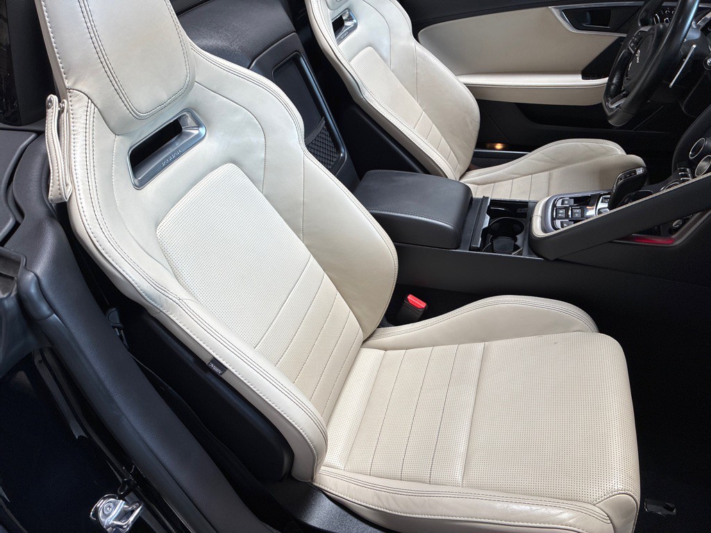 2020 Jaguar F-TYPE Image 27