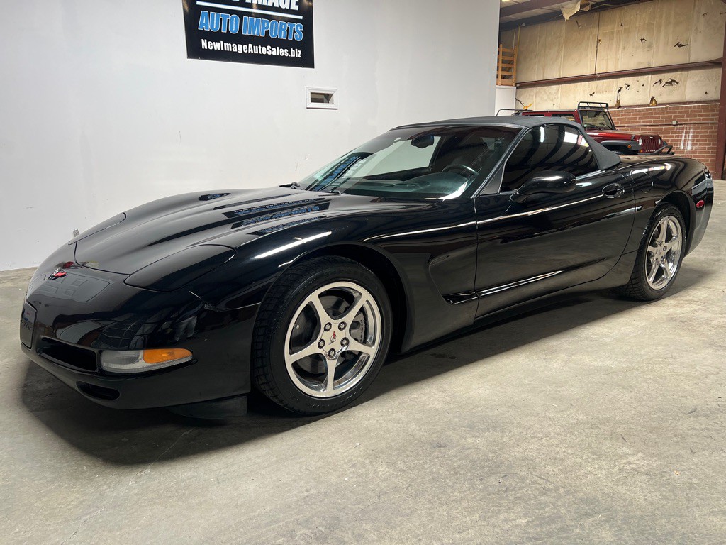 2001 Chevrolet Corvette Image 9