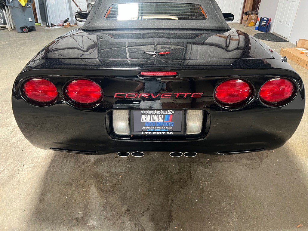 2001 Chevrolet Corvette Image 14