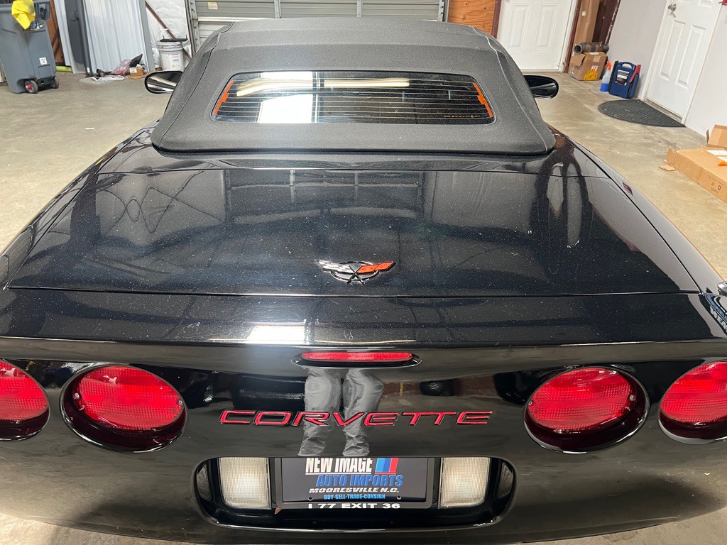 2001 Chevrolet Corvette Image 15