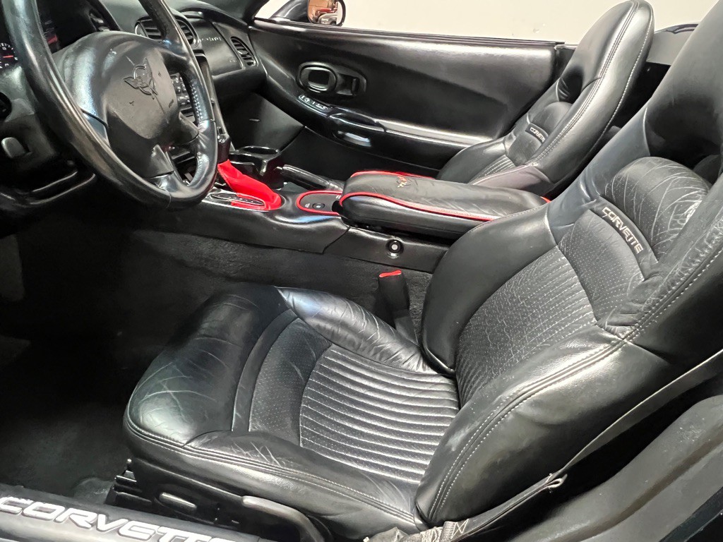 2001 Chevrolet Corvette Image 21