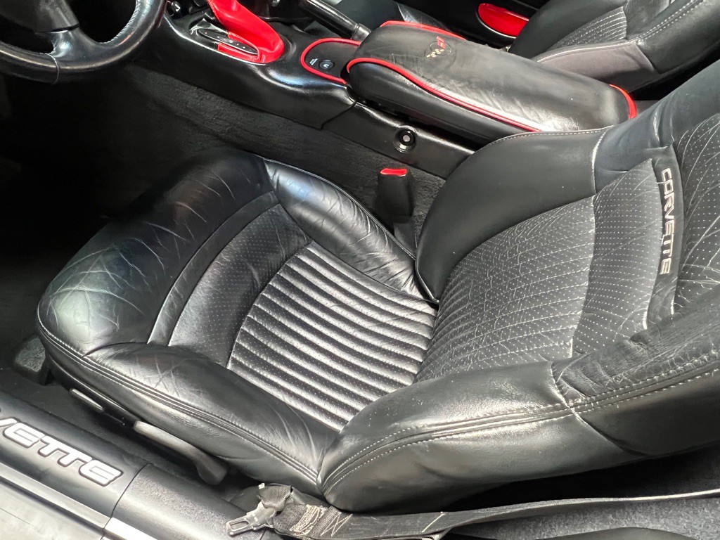2001 Chevrolet Corvette Image 22