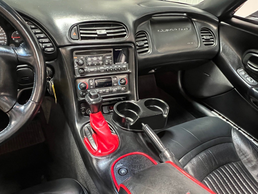 2001 Chevrolet Corvette Image 26