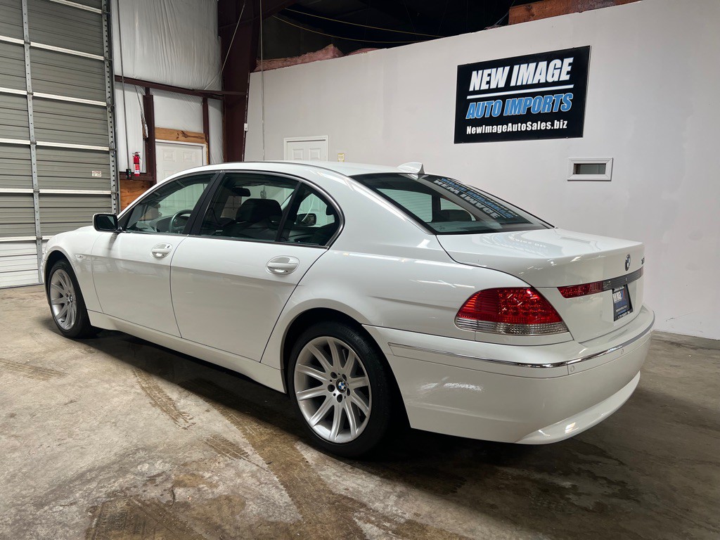 2004 BMW 7 Series Image 8
