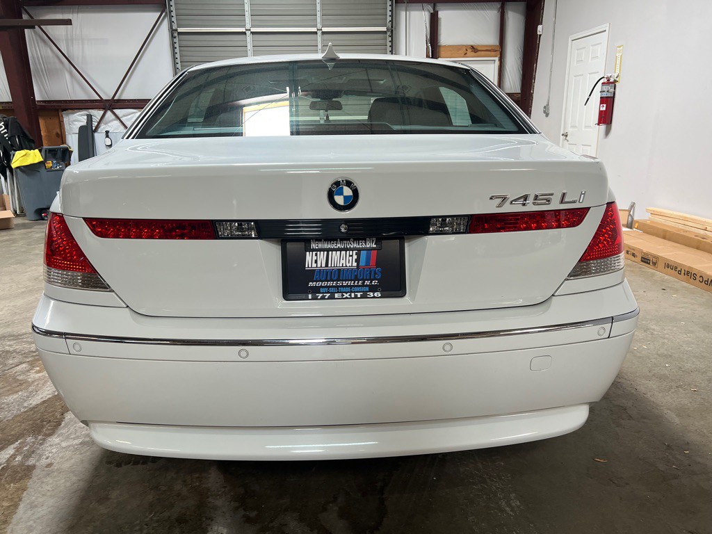 2004 BMW 7 Series Image 10