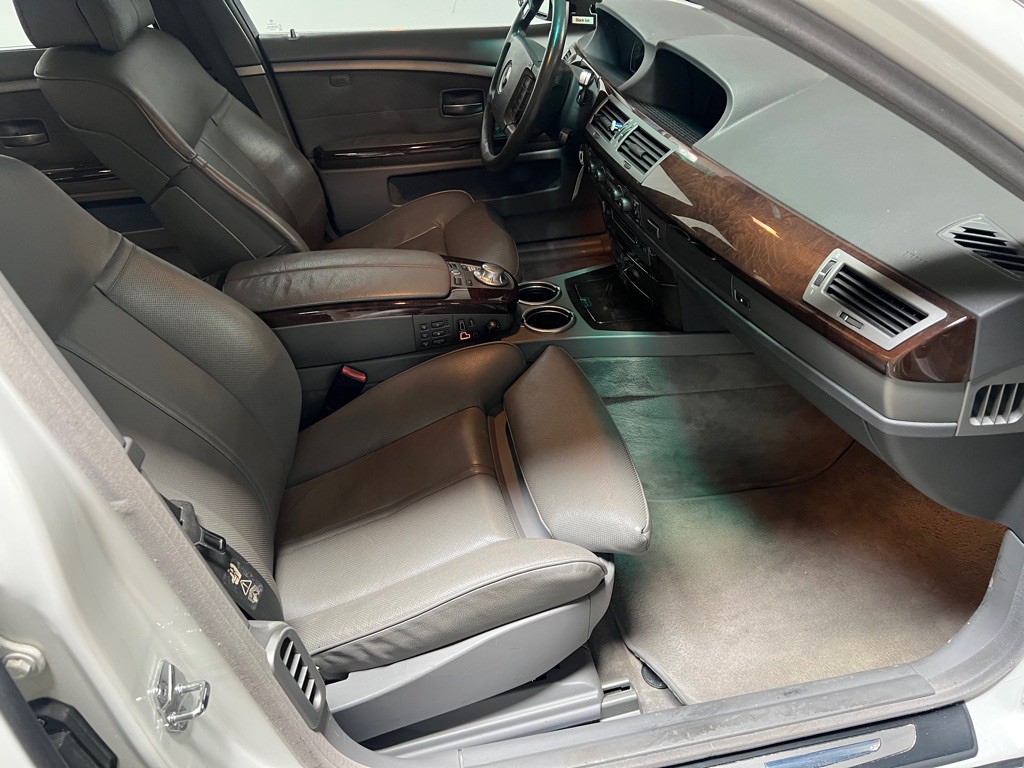 2004 BMW 7 Series Image 22
