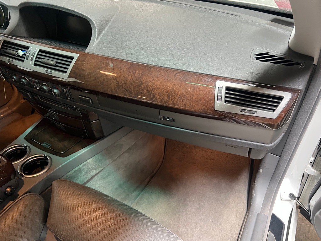 2004 BMW 7 Series Image 26