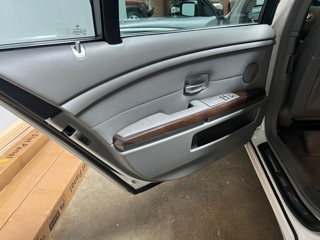 2004 BMW 7 Series Image 29
