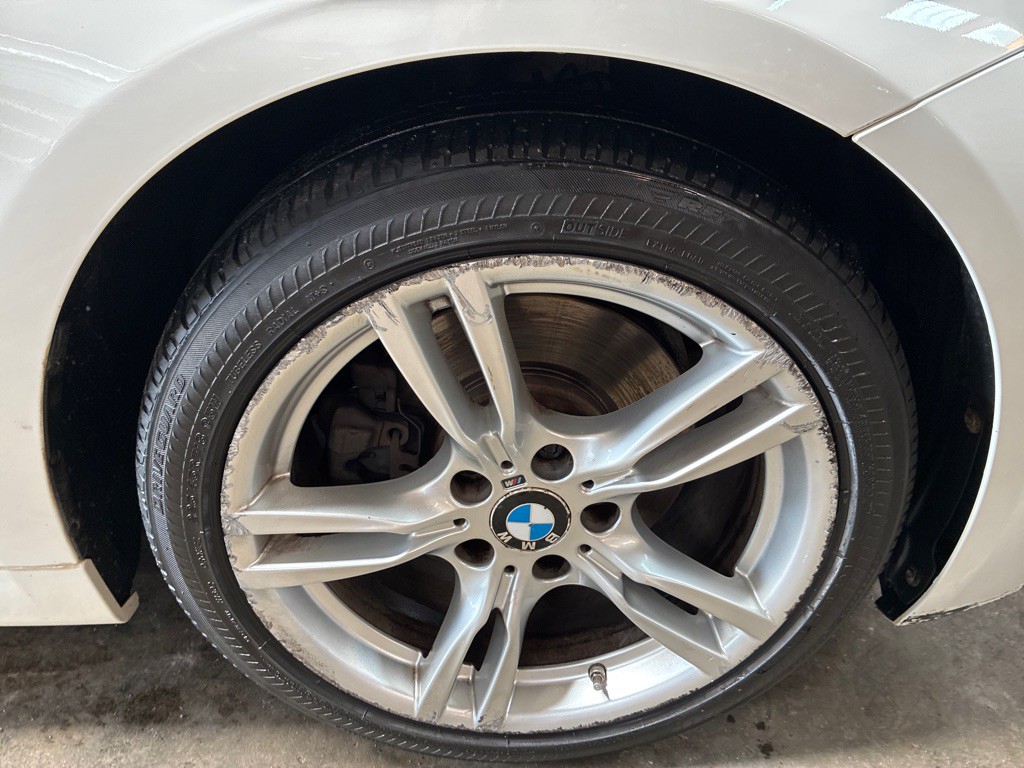2013 BMW 3 Series Image 3