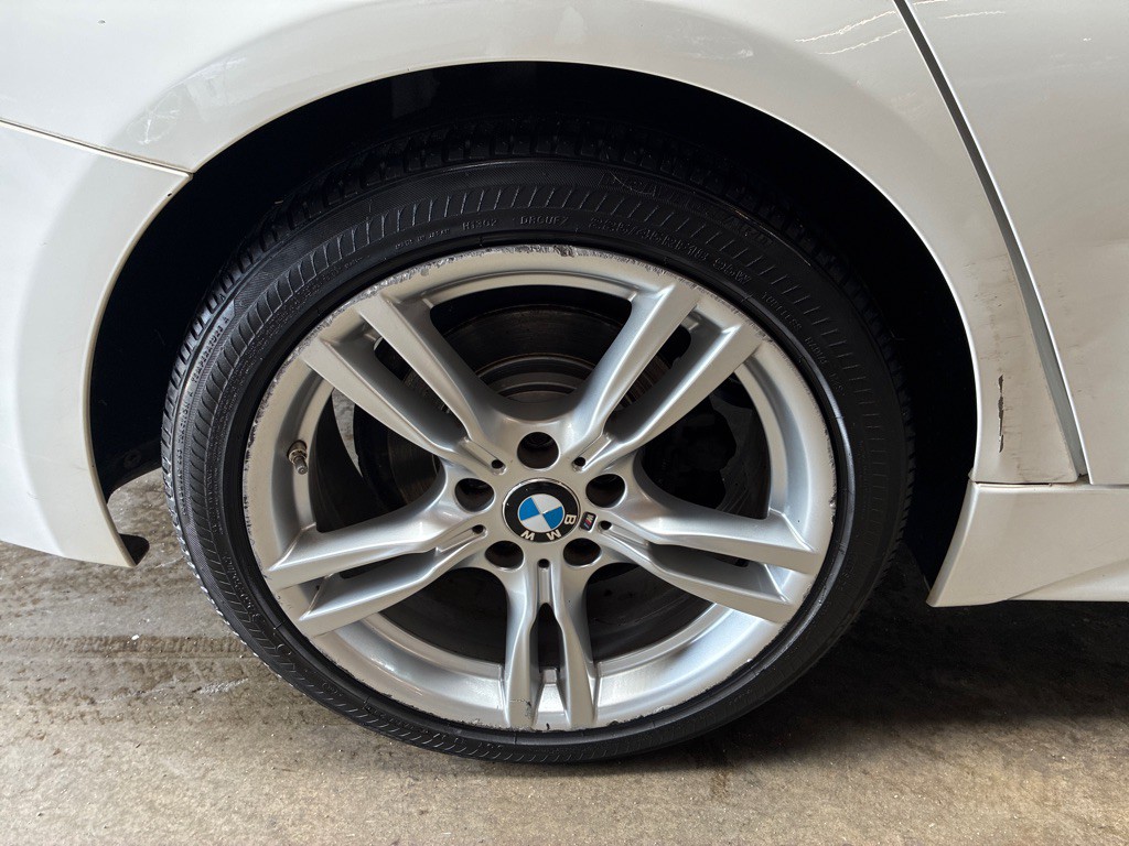 2013 BMW 3 Series Image 4