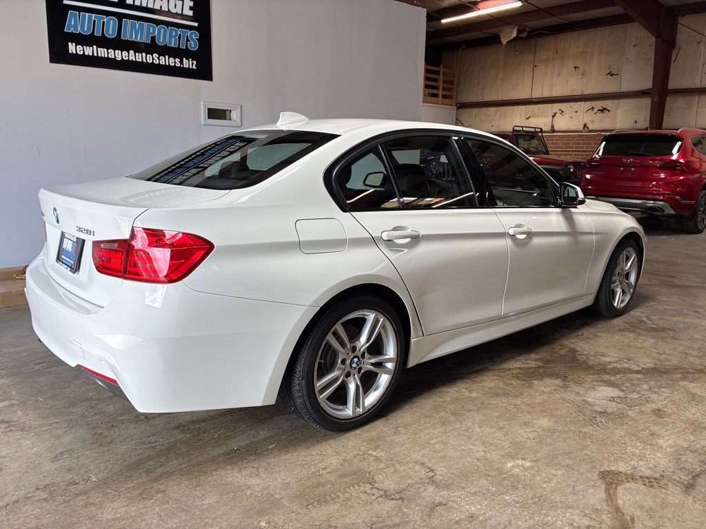 2013 BMW 3 Series Image 5
