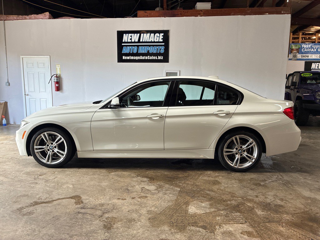 2013 BMW 3 Series Image 8