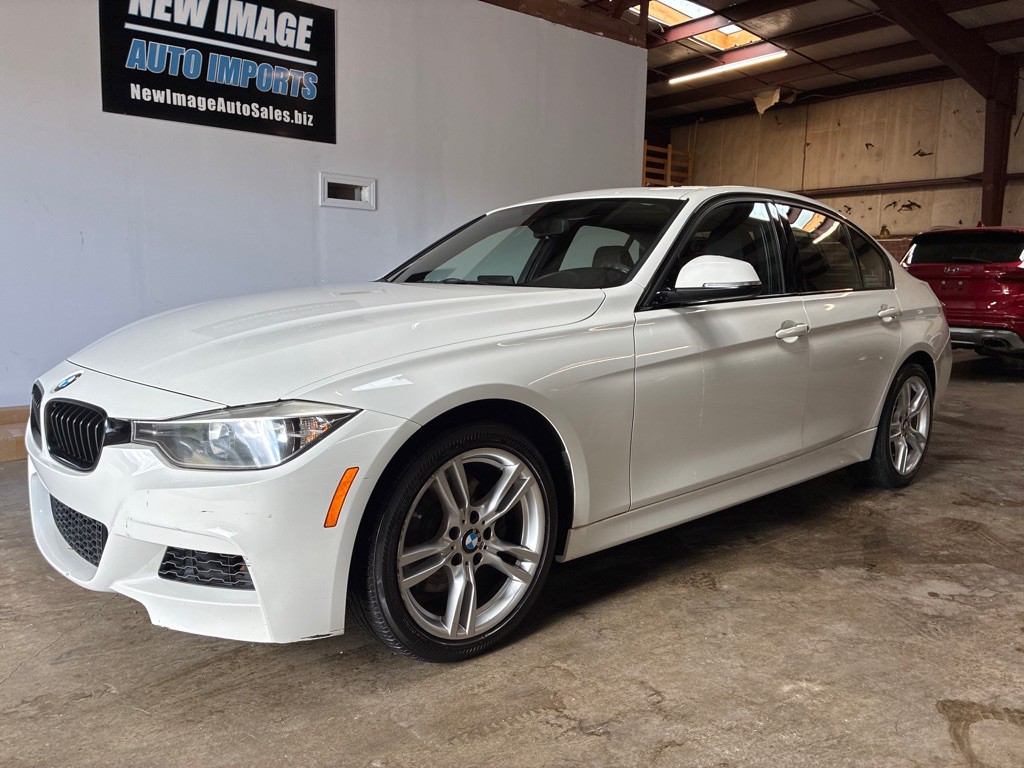 2013 BMW 3 Series Image 9