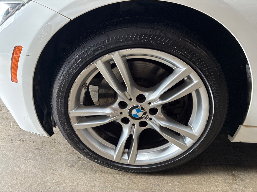 2013 BMW 3 Series Image 10
