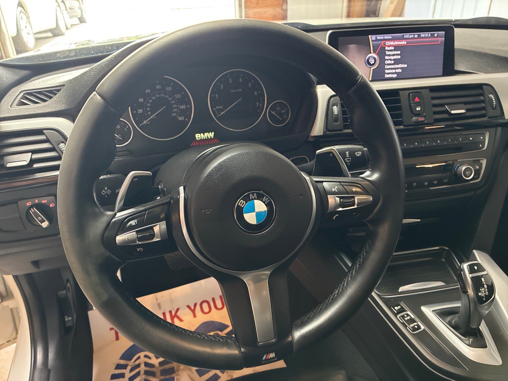 2013 BMW 3 Series Image 16