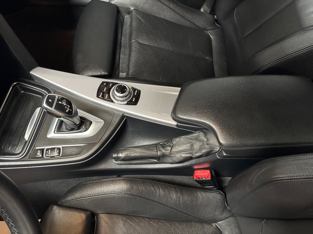 2013 BMW 3 Series Image 18
