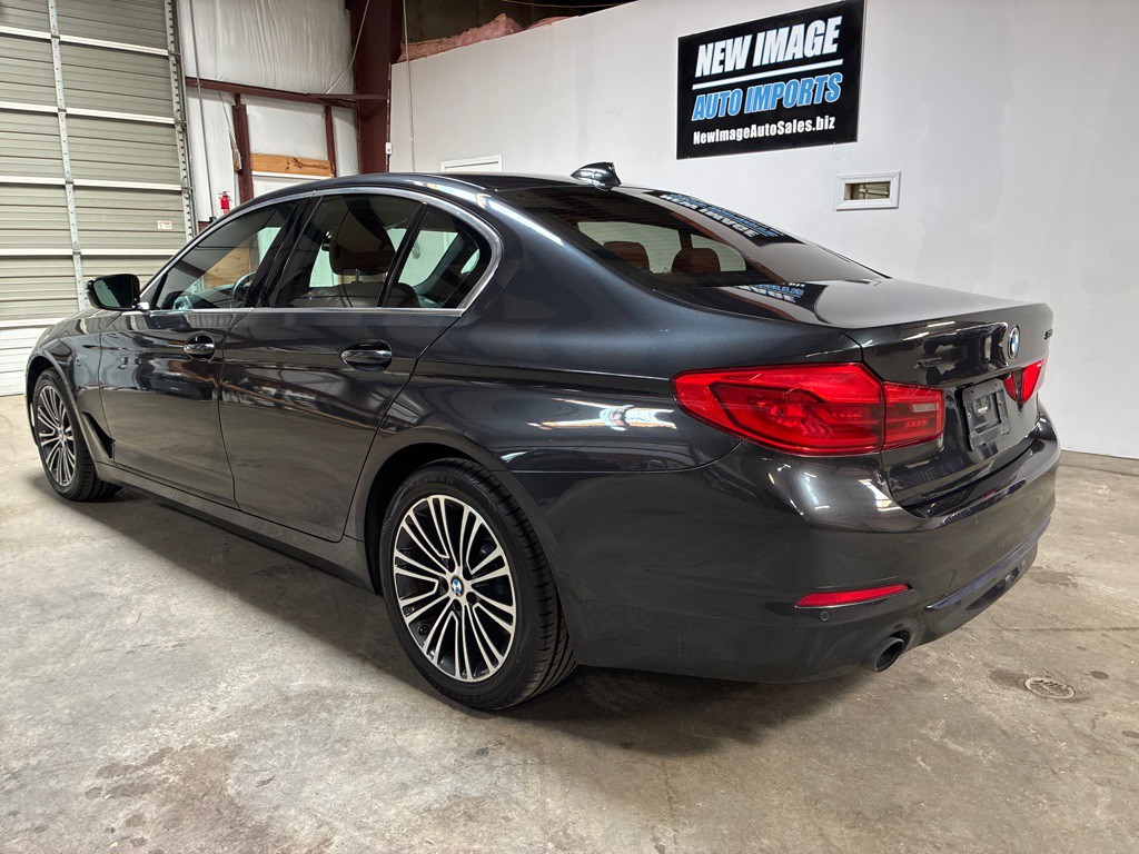 2019 BMW 5 Series Image 5