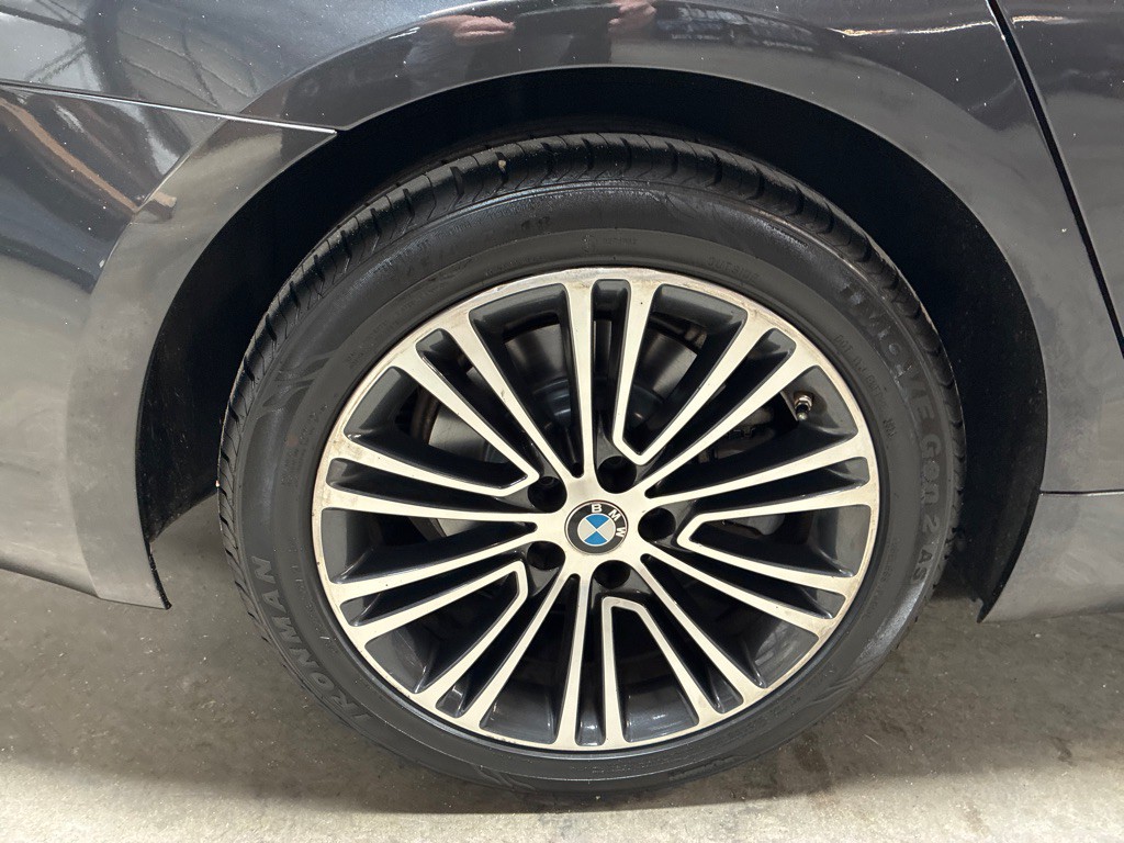 2019 BMW 5 Series Image 11