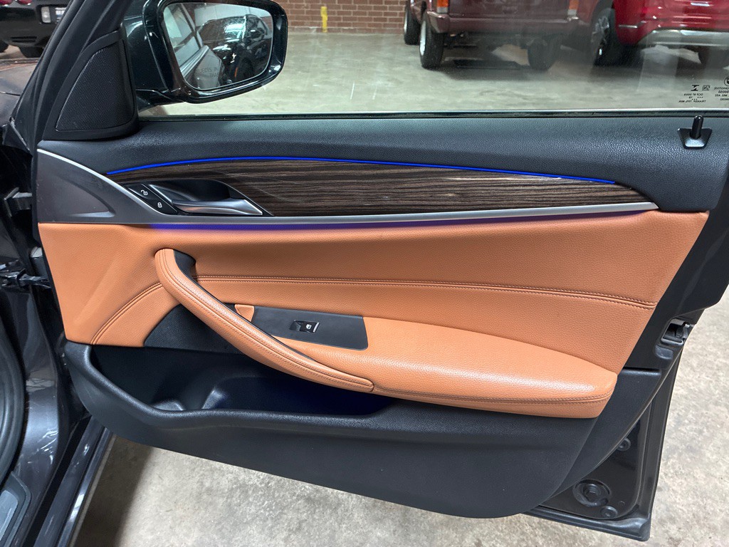 2019 BMW 5 Series Image 26