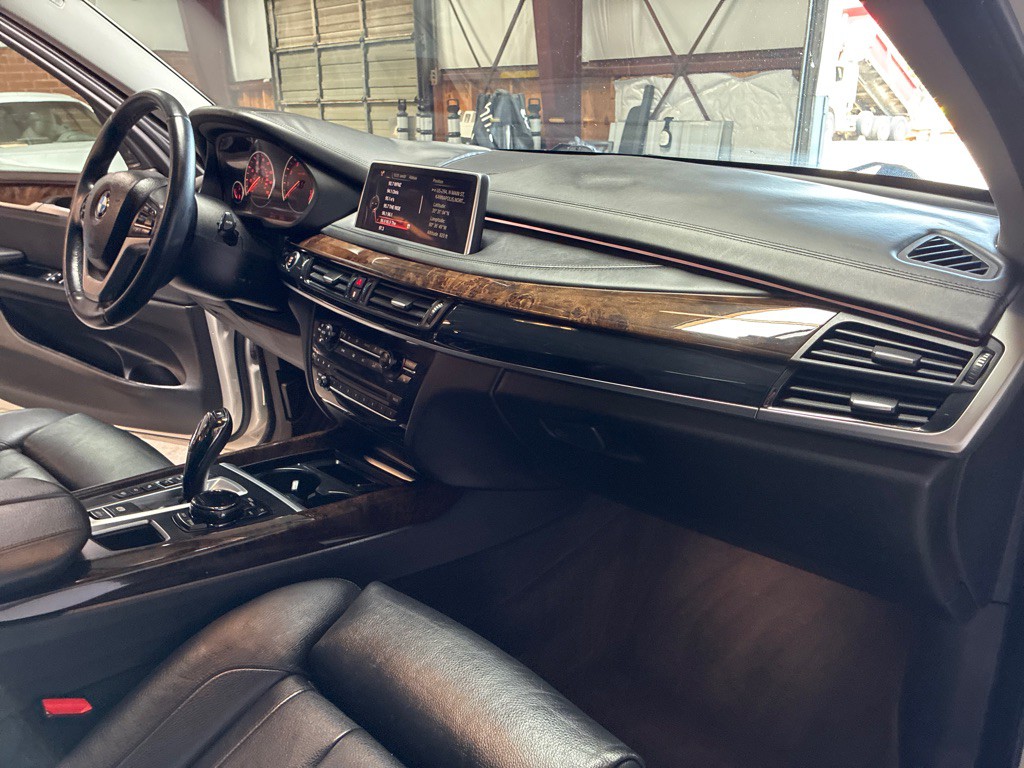 2015 BMW X5 Image 32