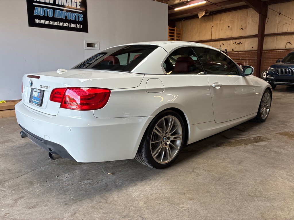 2013 BMW 3 Series Image 4