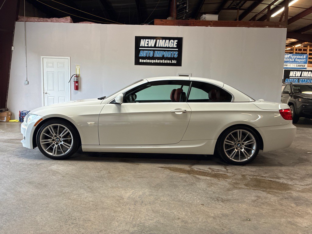 2013 BMW 3 Series Image 8