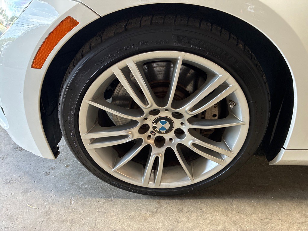 2013 BMW 3 Series Image 11