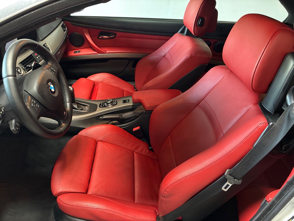 2013 BMW 3 Series Image 17