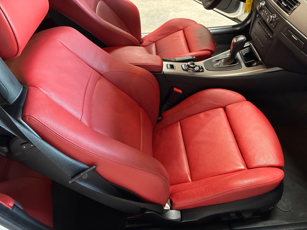 2013 BMW 3 Series Image 26