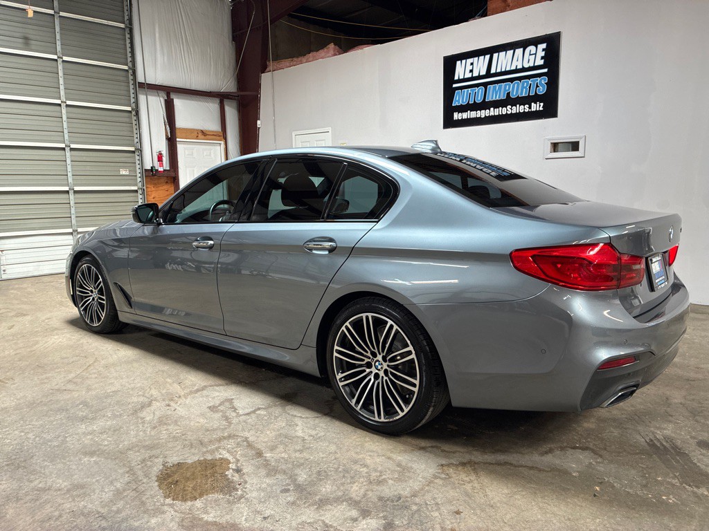 2018 BMW 5 Series Image 4