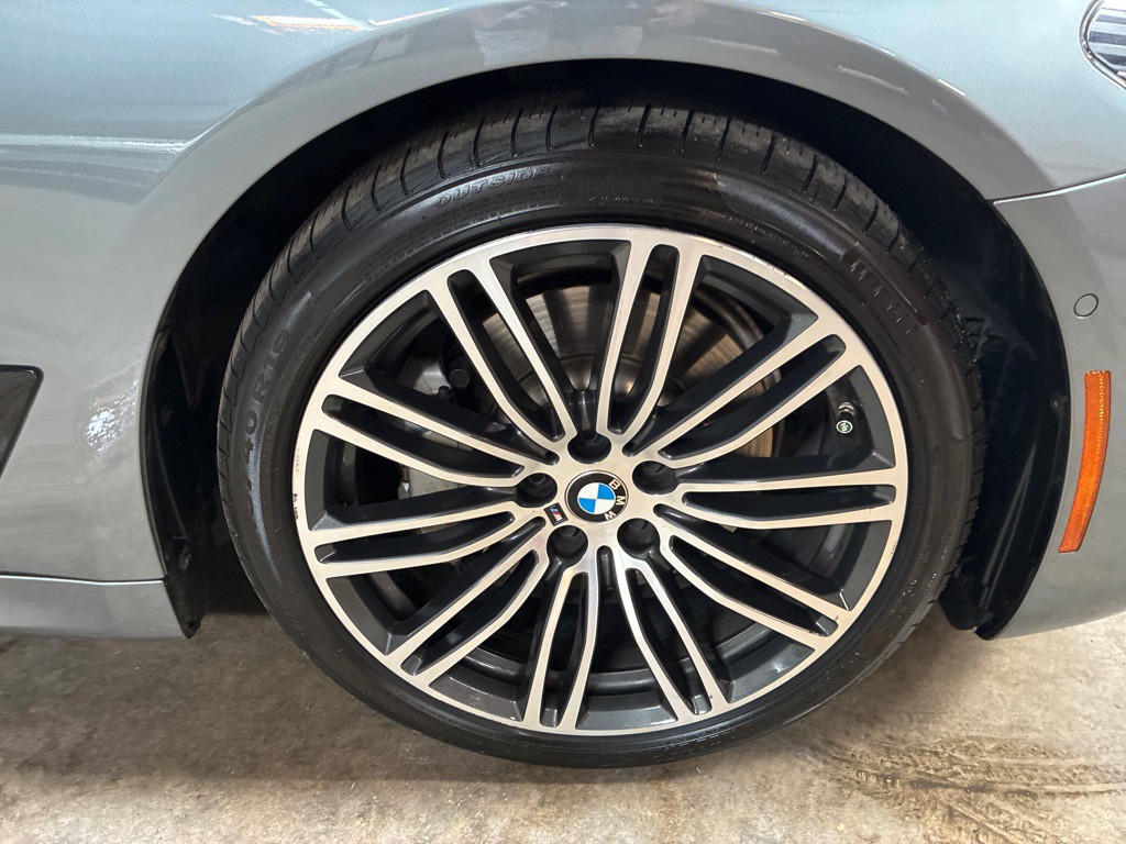 2018 BMW 5 Series Image 9