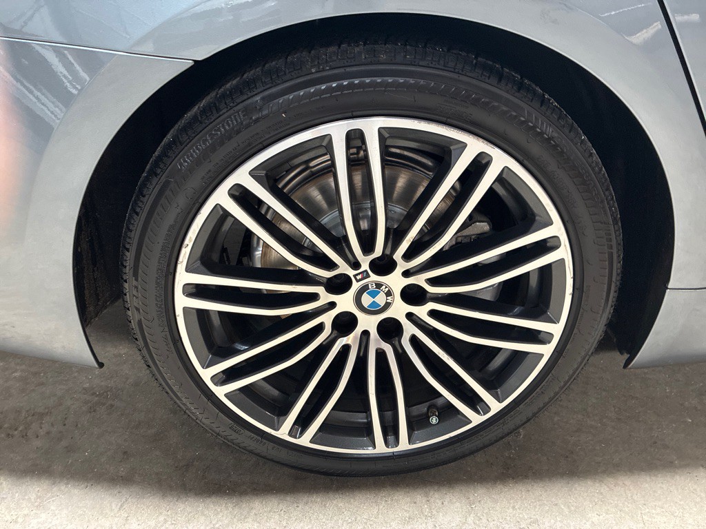 2018 BMW 5 Series Image 11