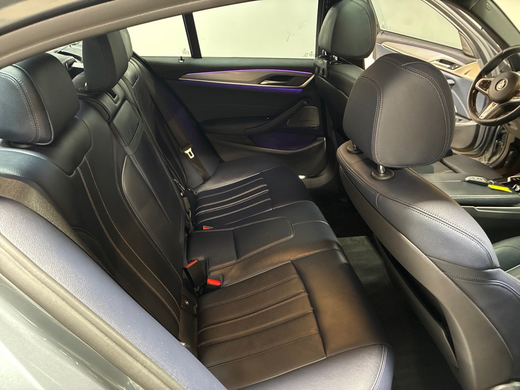 2018 BMW 5 Series Image 27