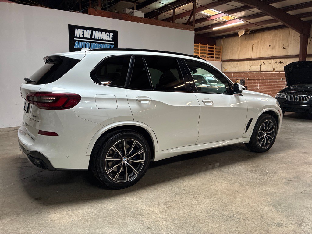 2020 BMW X5 Image 2
