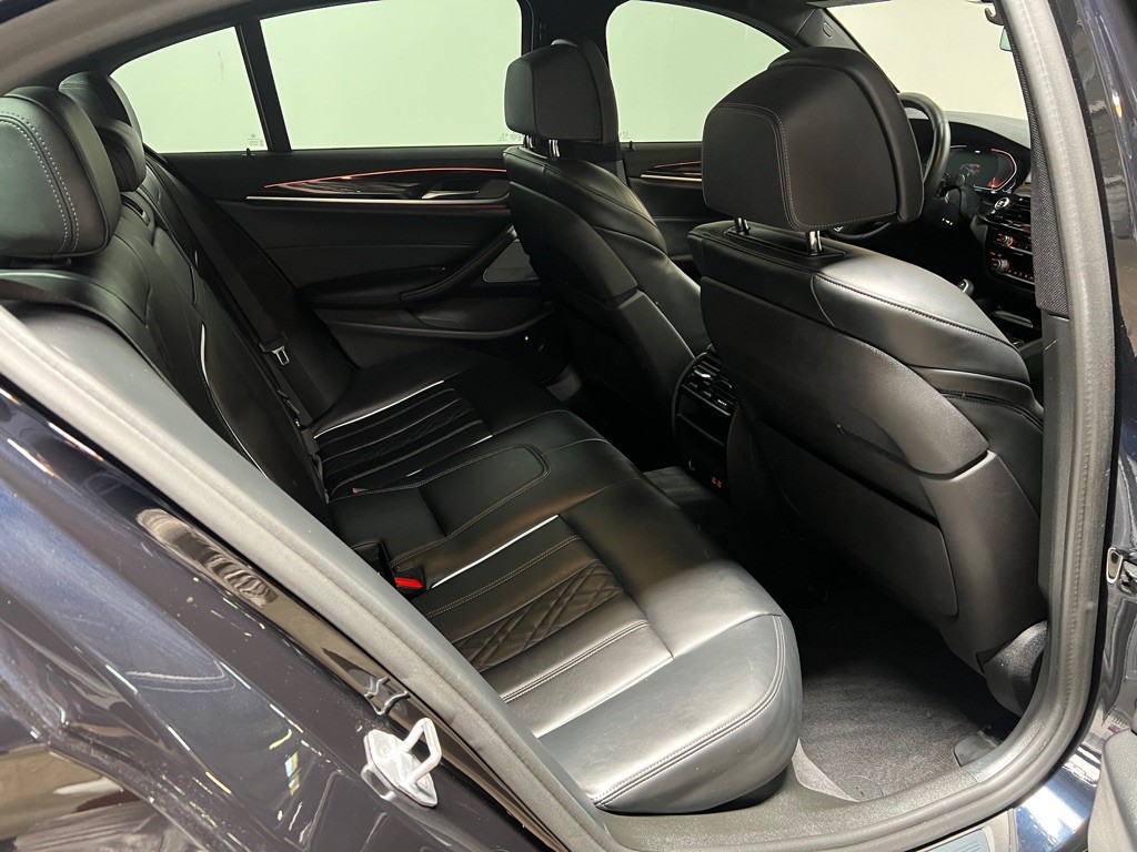 2020 BMW 5 Series Image 21