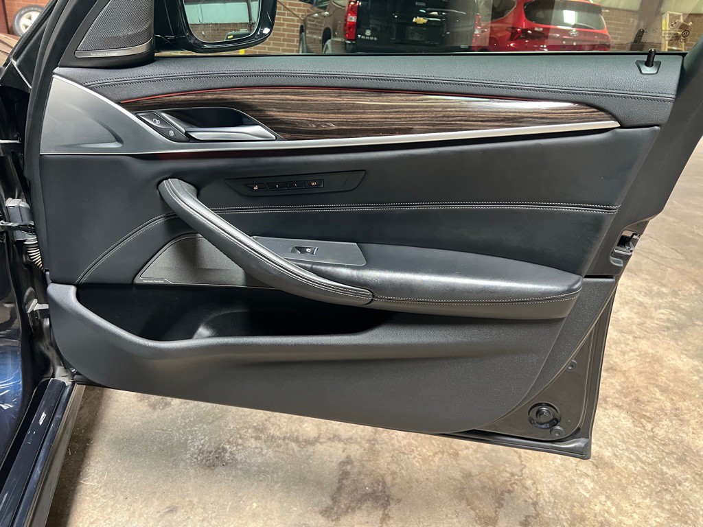 2020 BMW 5 Series Image 28