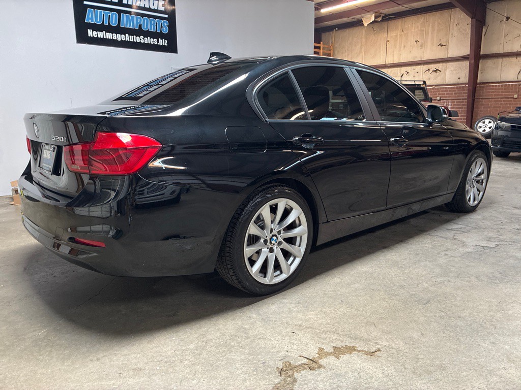 2018 BMW 3 Series Image 5
